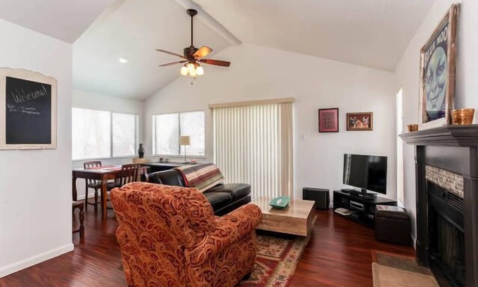 Cherry Creek Commercial Condominio | Disfrutar de una horizontal espaciosa Eso es todo tuyo!