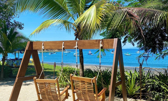 El Ocotal Condominio | Enjoy a tropical getaway in this modern one-bedroom, two-bathroom condo near Ocotal Beach