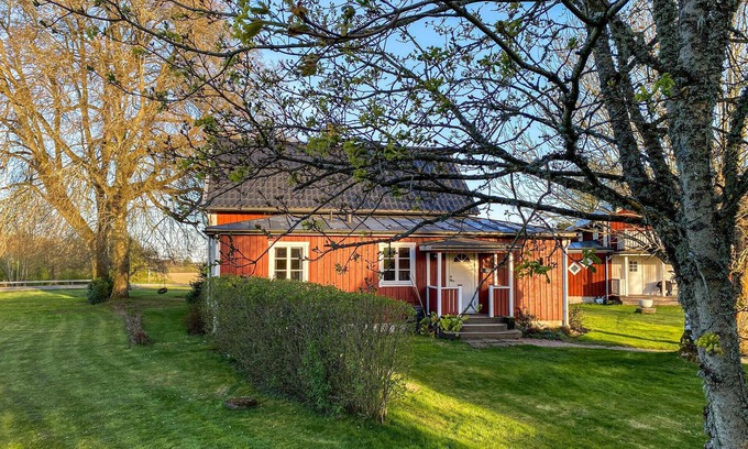 Bredaryd Casa | Enjoy a vacation with your own rowing boat, just a few steps from Storån