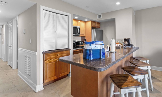 Tavernier Apartamento | Enjoy Amazing Views in our 4 Spacious Units, Heated Pool, Fully-Equipped Kitchen