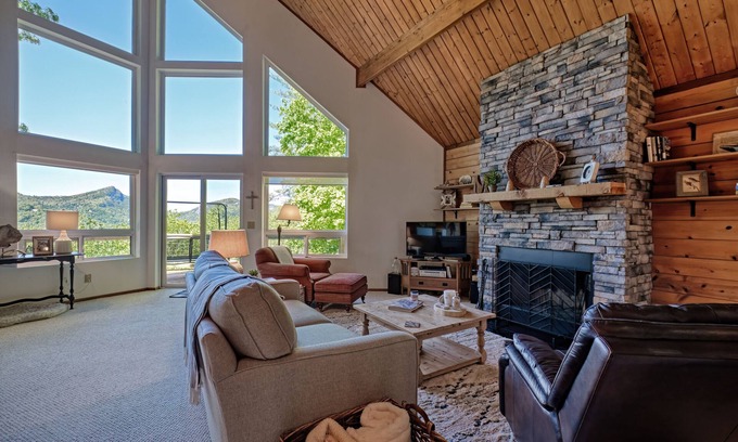 Sapphire Casa | Enjoy Breathtaking Views in Sapphire - Happy Jack's Cabin