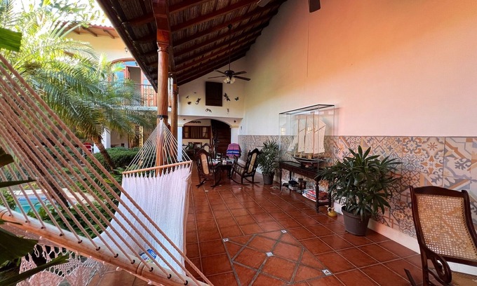 Granada Casa | Disfrute de la Casa Colonial del Distrito Central 'La Gran Sultana' + Piscina