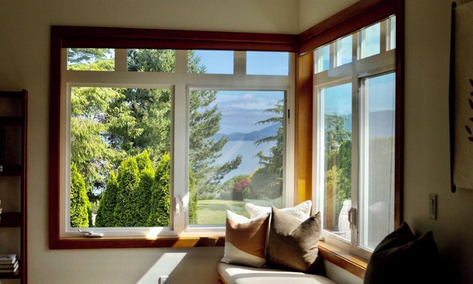 Bow Casa | Nature Lover’s Paradise with Samish Bay Views & Private Gardens. Sept openings!