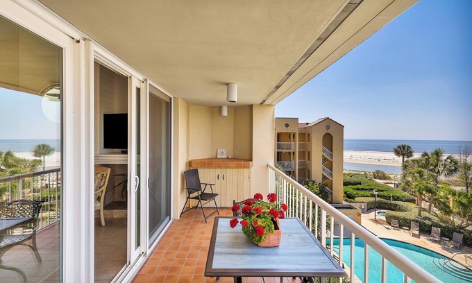 Saint Simons Island Condominio | Enjoy Full Resort Access and Ocean Views at KP478!