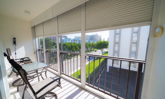 Sunny Isles Beach Apartamento | 🏝Enjoy Fully Equipped 2BR Condo Near The Beach🏝