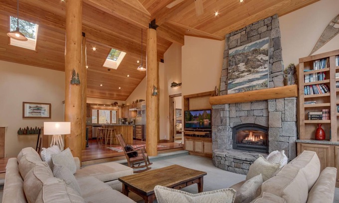 Olympic Valley Condominio | Enjoy Hot Tub, HOA Swimming, Tennis and Hiking/Biking