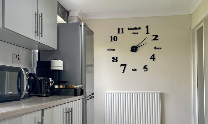 Highams Park Otro | Enjoy lovely 4 bed Apartment with garden