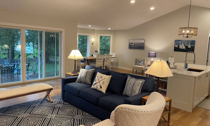 Sturgeon Bay Casa | Enjoy nightly sunsets at this Beautiful Door County Waterfront Home