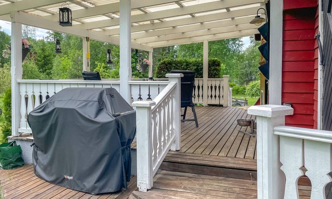 Degerfors Casa | Enjoy peace and relaxation in this comfortably furnished vacation home near the lake.