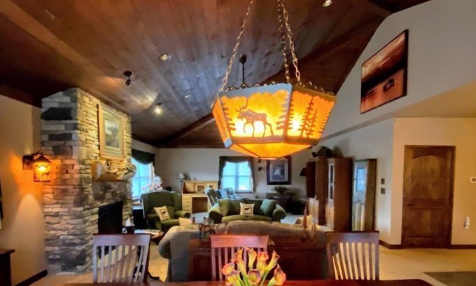 Blakeslee Apartamento | ENJOY POCONOS BY THE MONTH AT A TIME! LOCATED IN DOWNTOWN BLAKESLEE
