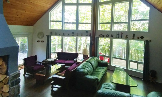 Rosseau Cabaña | Enjoy summers on the dock at Sucker Lake Cottage!