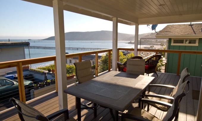 Avila Beach Casa | Disfruta de las grandes vistas al mar, escucha las olas rompiendo, disfruta del ambiente costero.