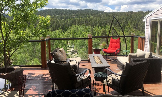 Spearfish Casa | Disfrute de las Black Hills en este 4 dormitorios, 3 baños, capacidad para 8 personas en casa: hermosas vistas