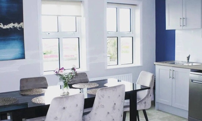 Doolin Casa | Enjoy the breathtaking view which you Relax at the Aran View Lodge