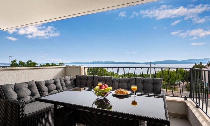 Kostrena Apartamento | Enjoy the sea view from this comfortable and beautiful vacation apartment in Kostrena.