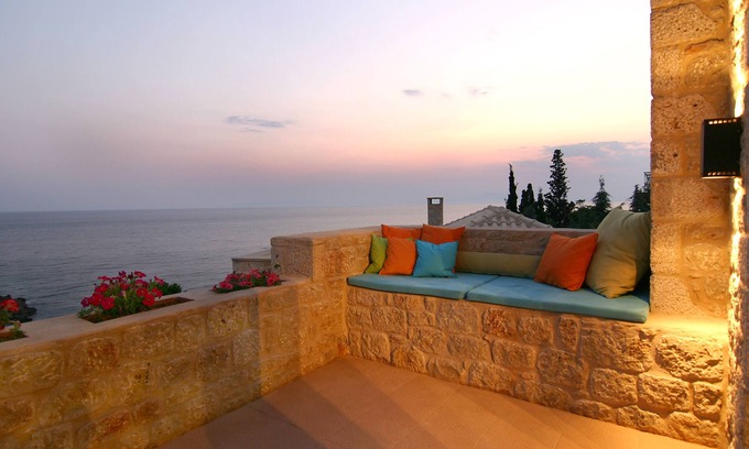Stoupa Casa | Enjoy the seaside living in a centraly located, pretty sea view house