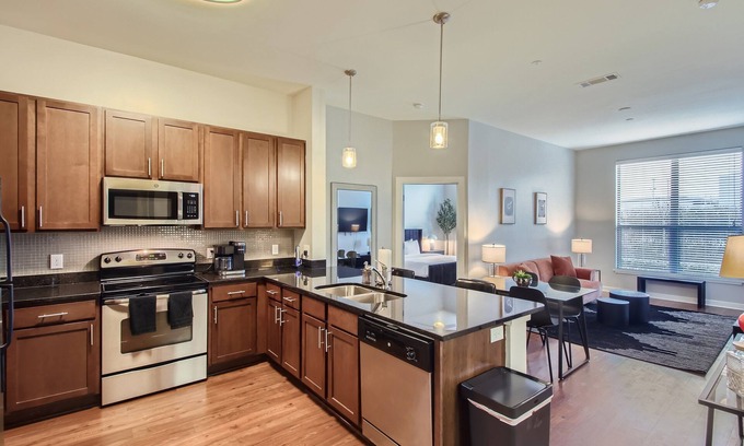 The Gulch Apartamento | Enjoy the sounds of the City and Live Music - Downtown