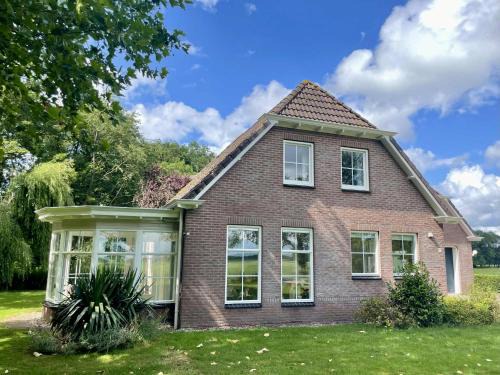 Oosterwolde Casa | Enjoy the space and countryside at Het Hofhuys