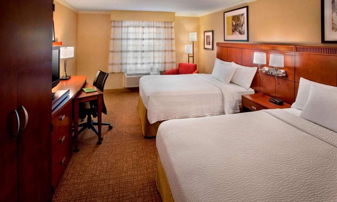 Danvers Casa | Enjoy the Views from This Boston North Shore Family Pet Friendly Hotel w/ Pool!