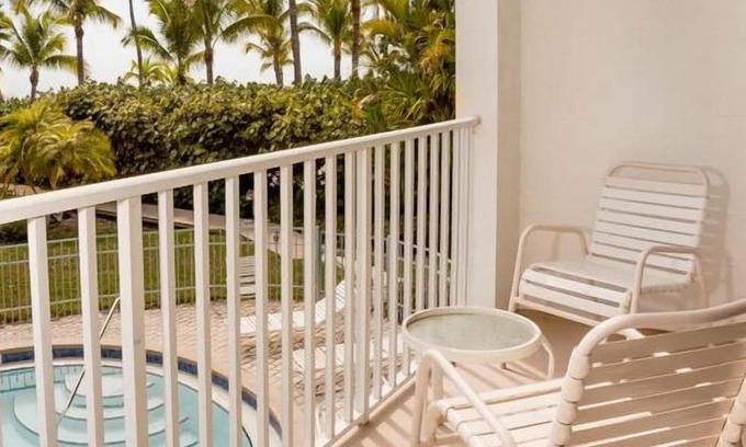 Sanibel Condominio | Disfrute de las vistas desde este condominio de tres dormitorios en la parte delantera del Golfo - Complejo pequeño