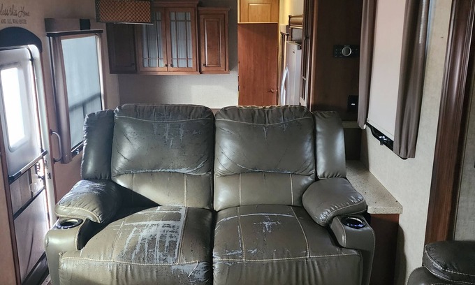 Waveland Casa | Enjoy the weekend in this enchanting RV while waiting for the Eclipse 2024