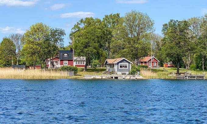 Norrtalje Municipality Casa | Enjoy this cozy house right on the beach on Gräddö Asken.