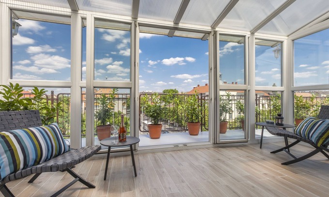 Zuglo Apartamento | ¡Disfruta de tu terraza privada cerca de City Park!