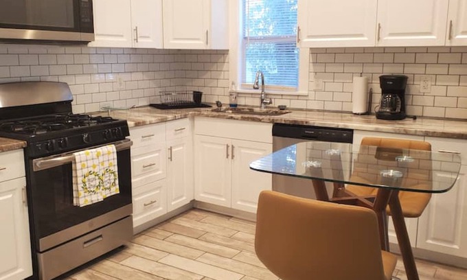 Historic Uptown Apartamento | Enjoy your stay in this relaxing 1 bedroom apartment in the heart of St Pete.