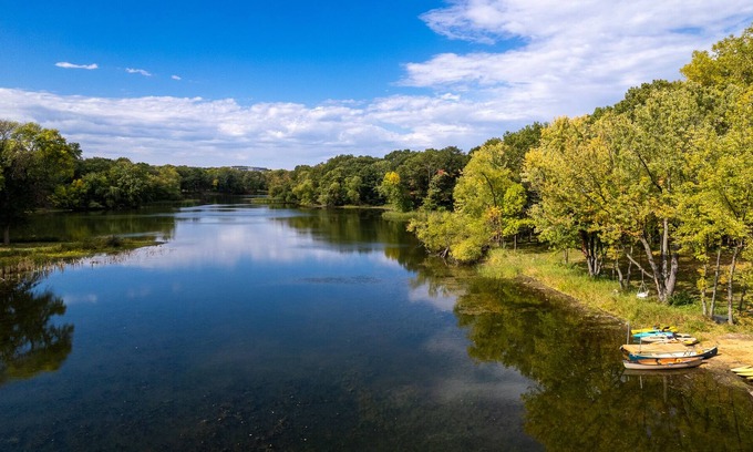 Inver Grove Heights Casa | Enjoy your private lake home just outside the cities!