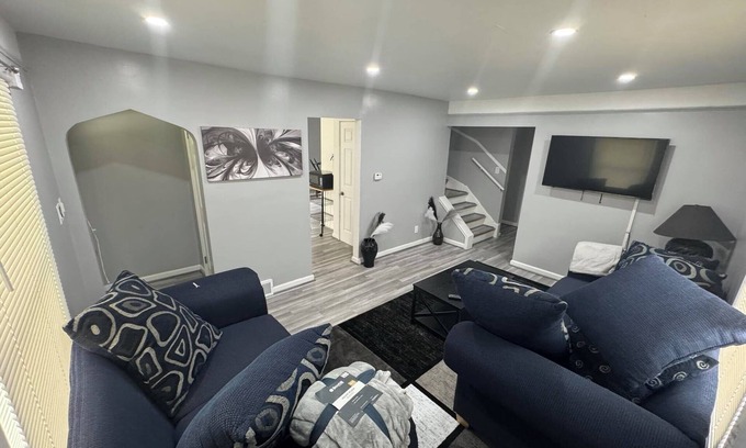 Detroit Casa | Enjoyable 4-bedroom house with AC in vibrant Detroit
