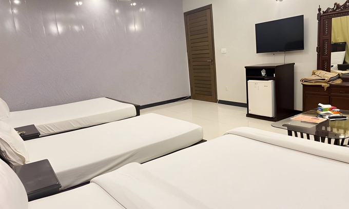 Islamabad Casa | Enjoyable house with AC in charming Islamabad