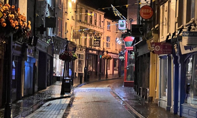 Ennis Casa | Ennis, 4 minute walk to Downtown
