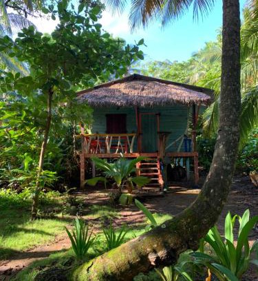 Little Corn Island Casa | ENSUEÑOS miskita house