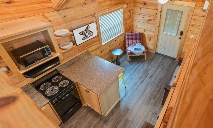 Bryan Cabina | Ensuring a Very Comfortable & Memorable Stay! Full Kitchen, Pool, Pets Allowed