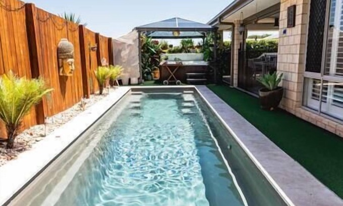 Beerwah Casa | Entertainer's Paradise - Pool Spa Movie Room - Child & Pet Friendly!