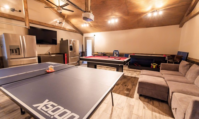 April Sound Casa | Entertaining GAME Room: 4 Bedroom Home: Lake Conroe: Pet Friendly