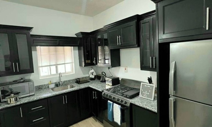 May Pen Casa | Entire (1 bedroom) townhouse in May Pen, Jamaica