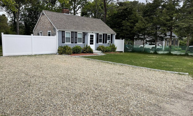 Hyannis Casa | Entire 2 bedroom cozy house in middle of Hyannis