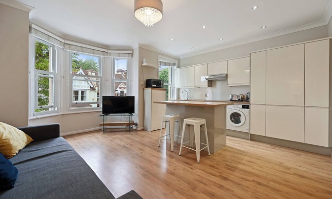 Ealing Apartamento | Entire 2Bed-Quiet location & close proximity to Elizabeth line to Central London