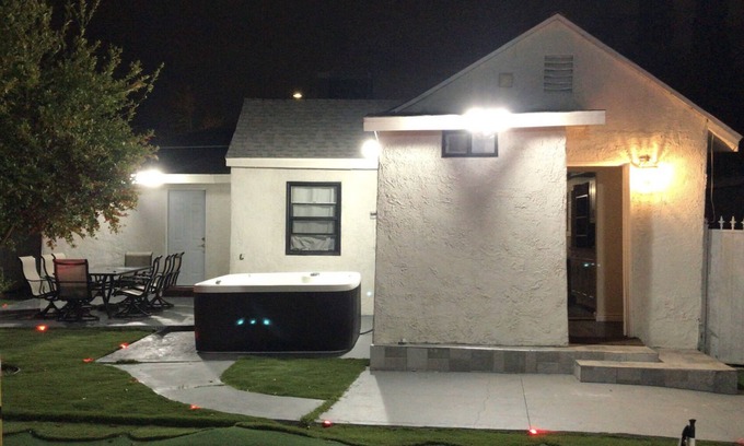 Pacoima Casa | Entire 3 Bedroom Home with Golf Putting & hot spa