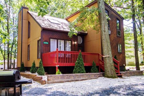 East Stroudsburg Chalet De Esquí | Entire 3 Bedroom Adventure Chalet, Near the best of the Poconos