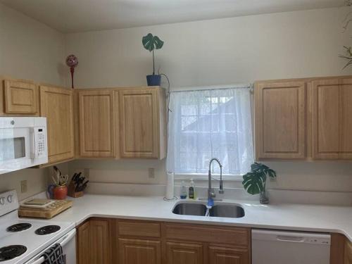Golden Belt Historic District Casa | Entire 3B 2Ba Home- Close to Everything in Durham!