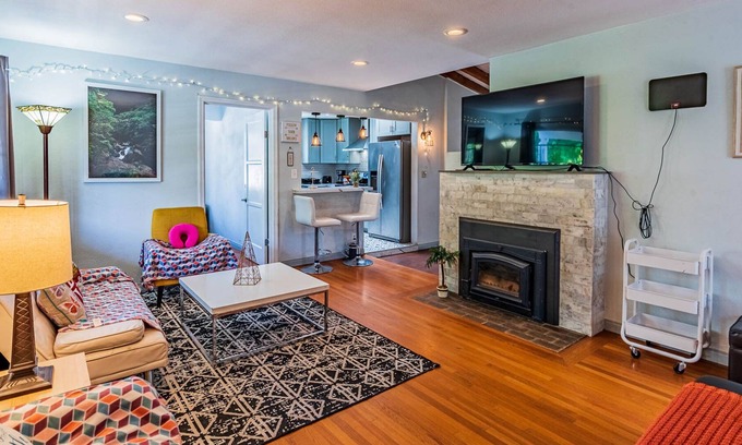 Rolando Village Casa | Entire 4-Bedroom Home near SDSU w Spacious Backyard & 4-cars Parking