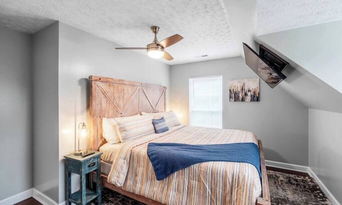 Oakley Casa | Entire 4 bedroom house, indoor hot tub, fire pit