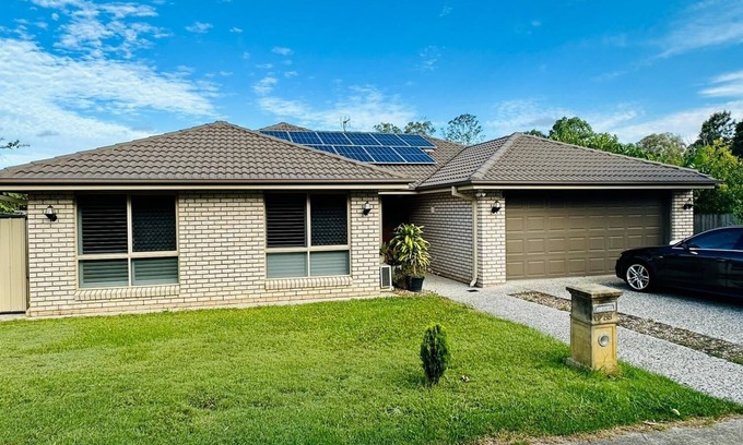 Tingalpa Casa | Entire 4BR House in Tingalpa