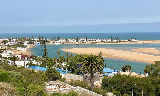 Oualidia Casa | Entire apartment in fabulous Oualidia with large swimming pool