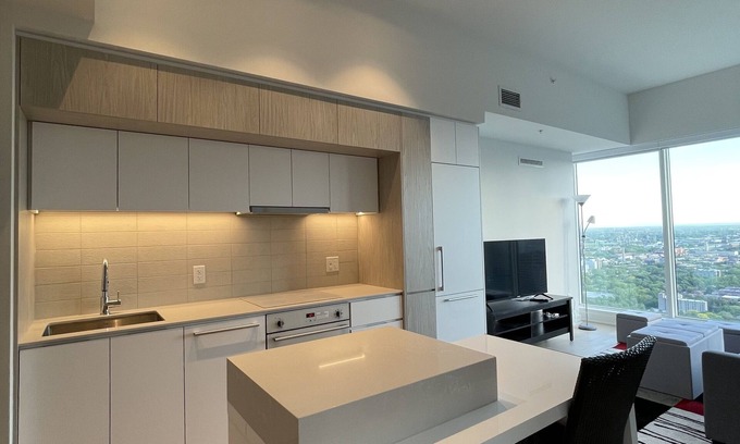 Downtown Montreal Condominio | Entire appartement with 1 bedroom & office room