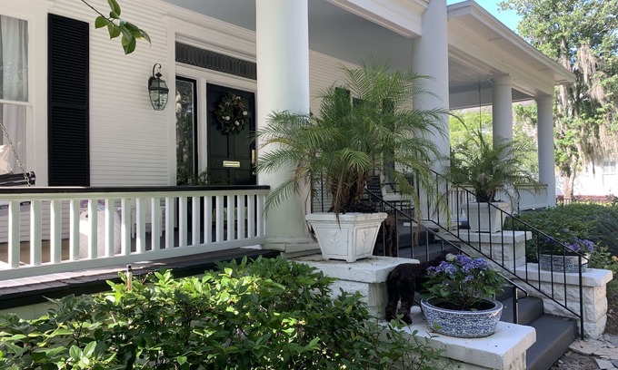 Riverside Casa | Entire Avondale Mansion- Five Min to Downtown