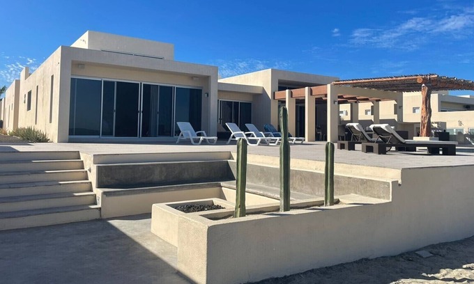 La Ribera Casa | Hermoso retiro frente a la playa a 20 minutos del nuevo Four Seasons Hotel