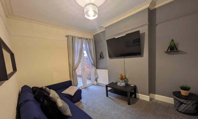 Braunstone Casa | Entire Beacon House in Leicester